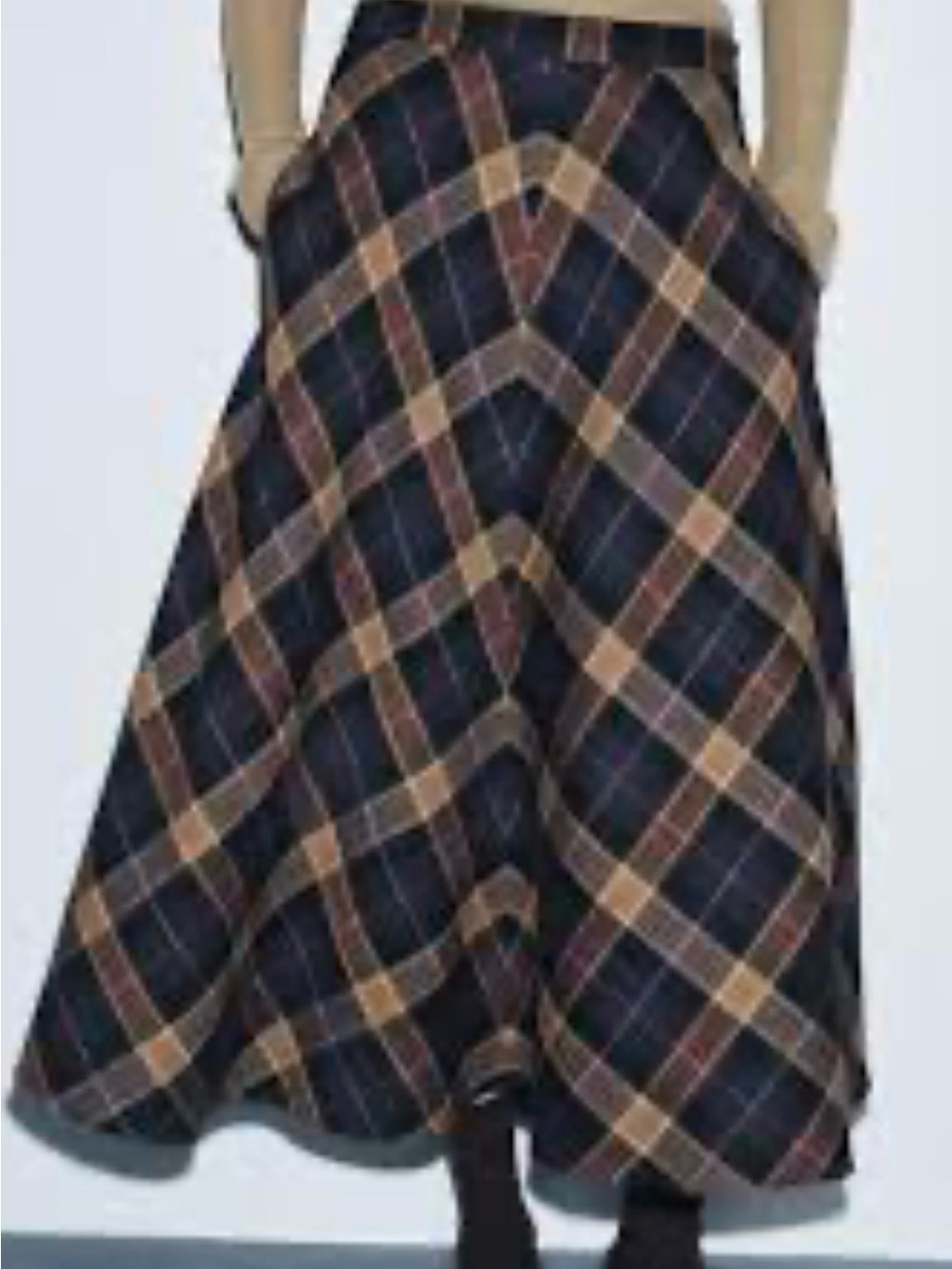 Zara
CHECK CAPE SKIRT ZW COLLECTION
LIMITED EDITION NWT size M